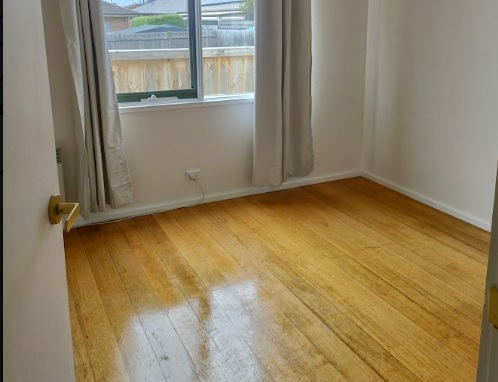 Bond cleaning for a furnished rental before handover